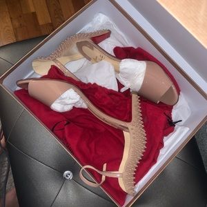 OFFERS WELCOME! CHRISTIAN LOUBOUTIN TREZANITA 👠